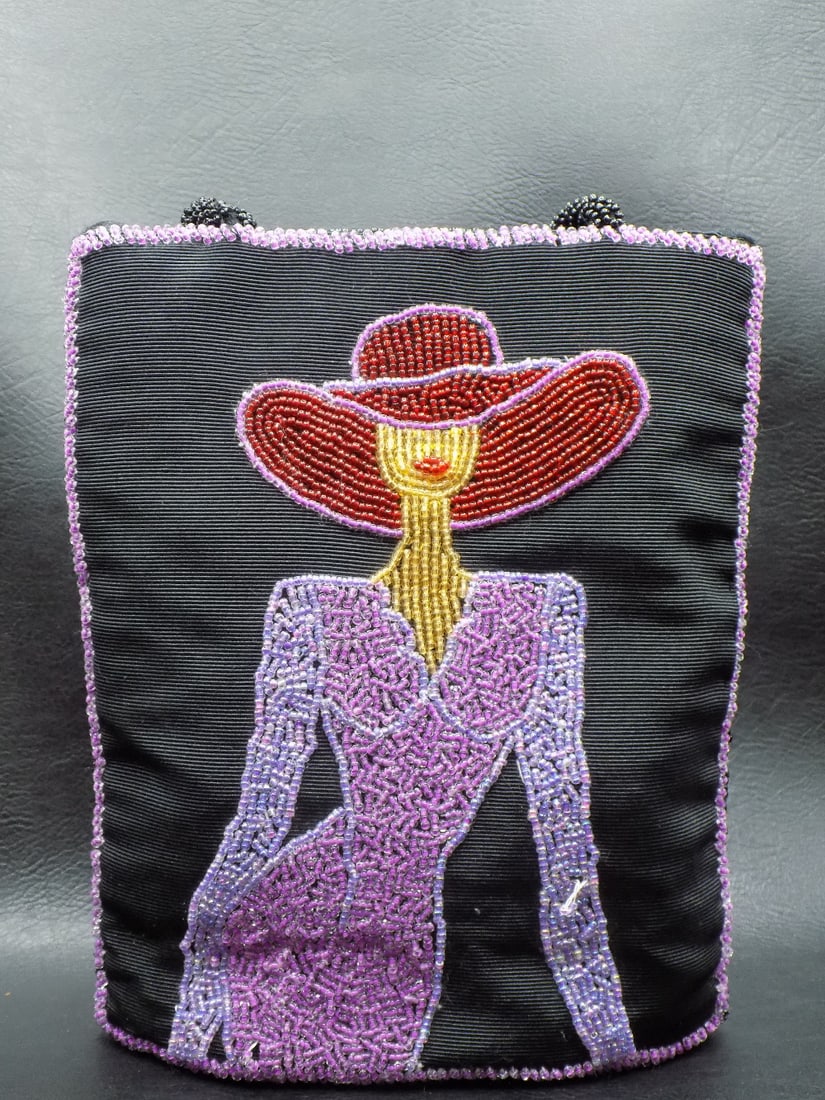 Roaring 20s style beaded bag (1 of 7)