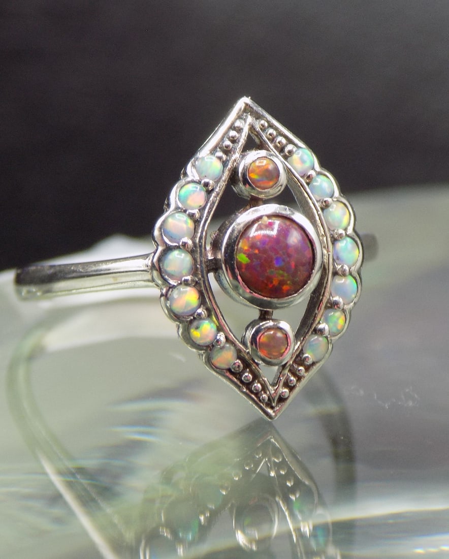 Beautiful 1 ct. red fire opal sterling ring (1 of 4)