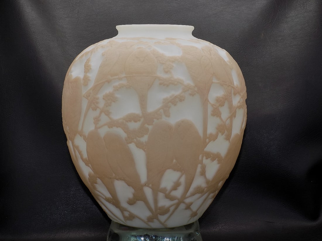 Large vintage Phoenix art glass vase with lovebirds (1 of 8)