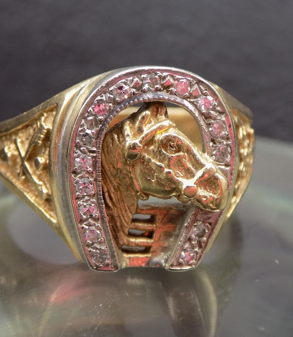 Neat  14 k gold and diamonds horse head and horse shoe ring (1 of 7)