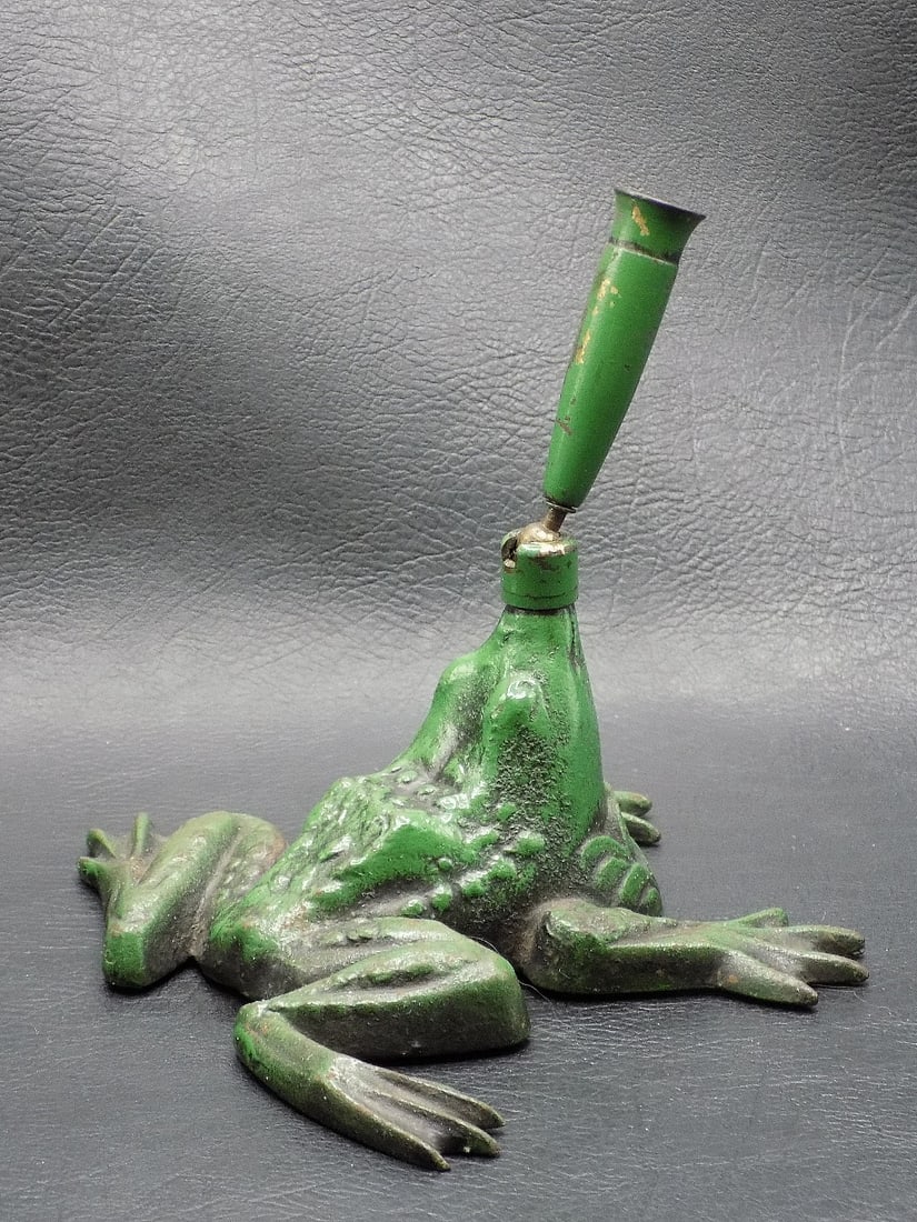 Antique cast iron frog ink pen holder (1 of 8)
