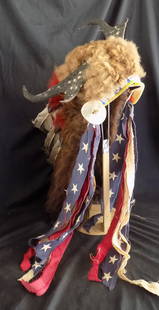 Great vintage Native American Indian Medicine man head dress: Great vintage Native American Indian Medicine man head dress. In very good as found condition. Great quality and detail. Buffalo hide, turkey feathers and American flag strips. Antlers have minor repa
