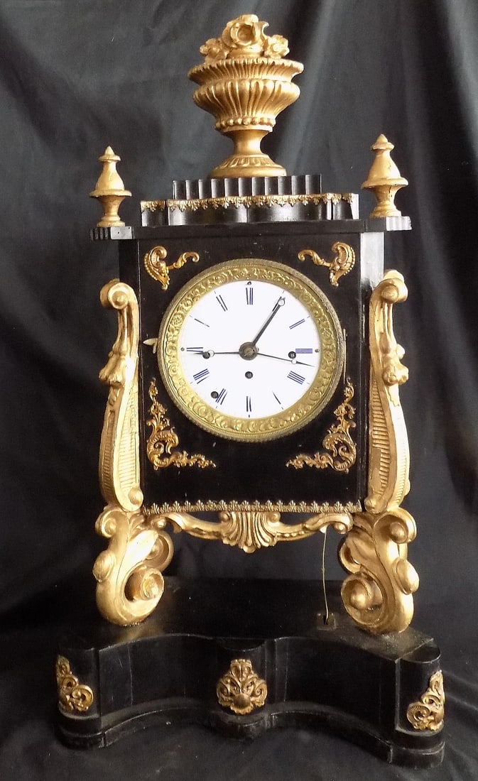 Rare Louis XV clock and music box. (1 of 12)