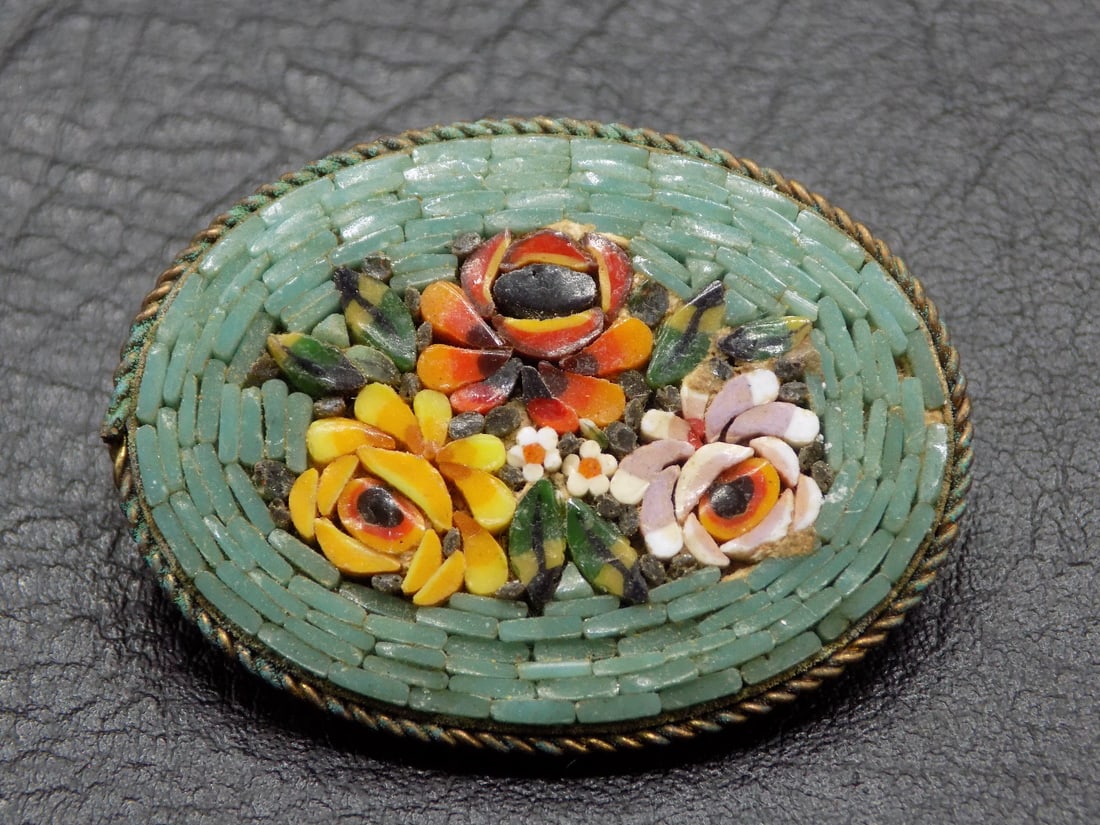 Beautiful vintage micro mosaic pin (1 of 4)