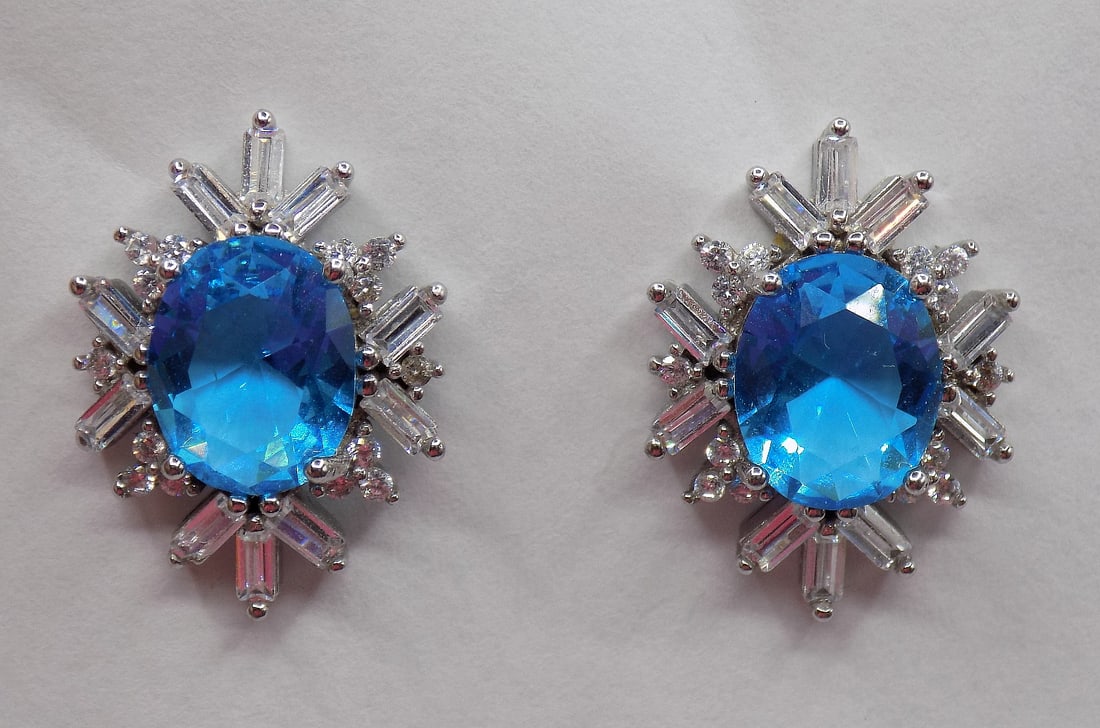 Beautiful 6 cwt aquamarine and topaz sterling silver earrings (1 of 6)
