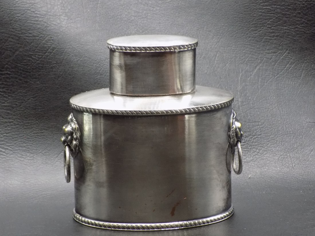 Vintage lion heads silver plated english tea cady. (1 of 8)