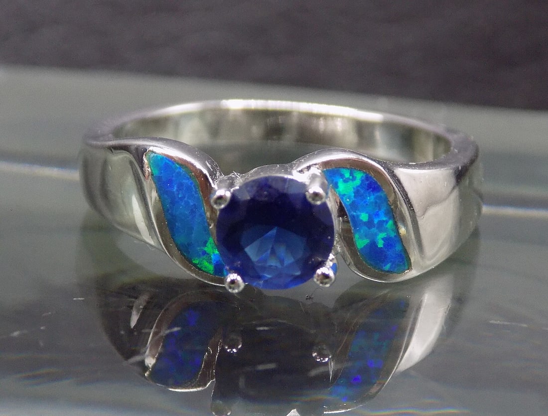 Beautiful 1 cwt blue sapphire and Australian opal sterling silver ring (1 of 7)
