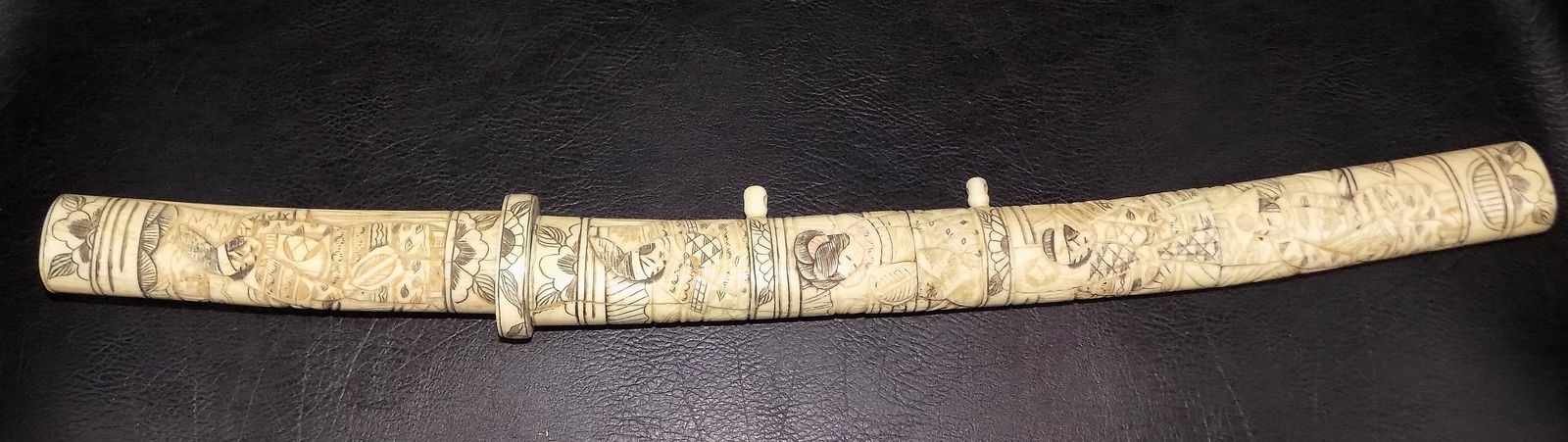 Vintage elaborate hand carved Oriental short sword with sheath (1 of 12)