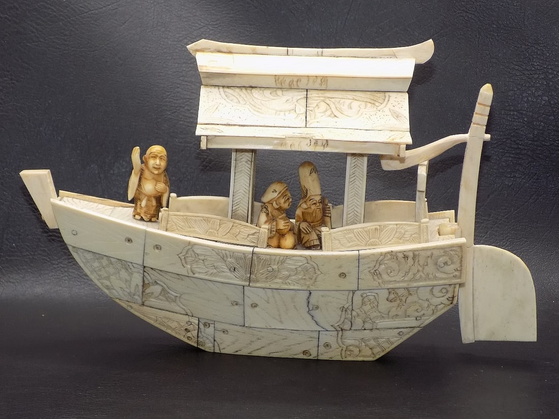 Magnificent carved Oriental ship with figures (1 of 16)