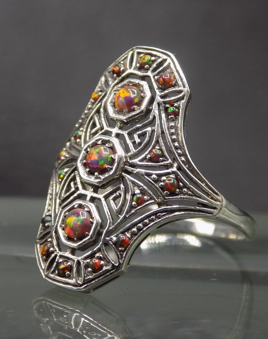 Beautiful 1 ct. ruby sterling silver ring (1 of 4)