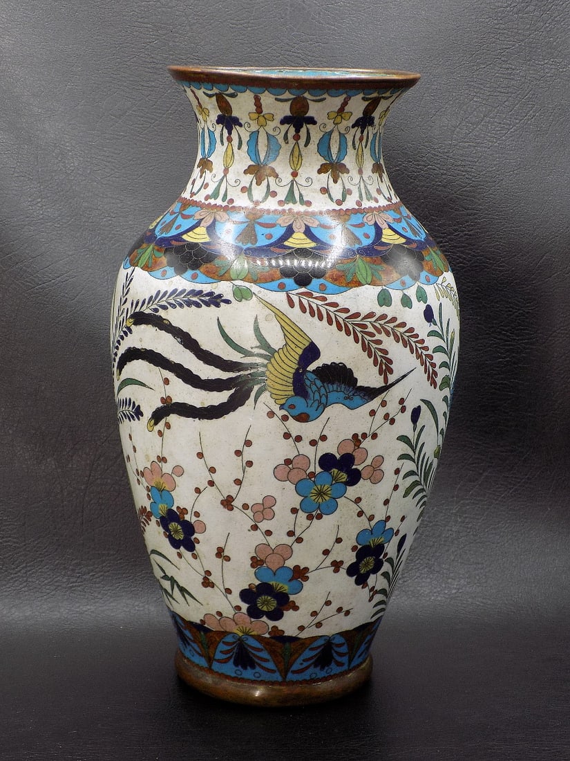 Lovely vintage Oriental cloisonne vase (1 of 9)