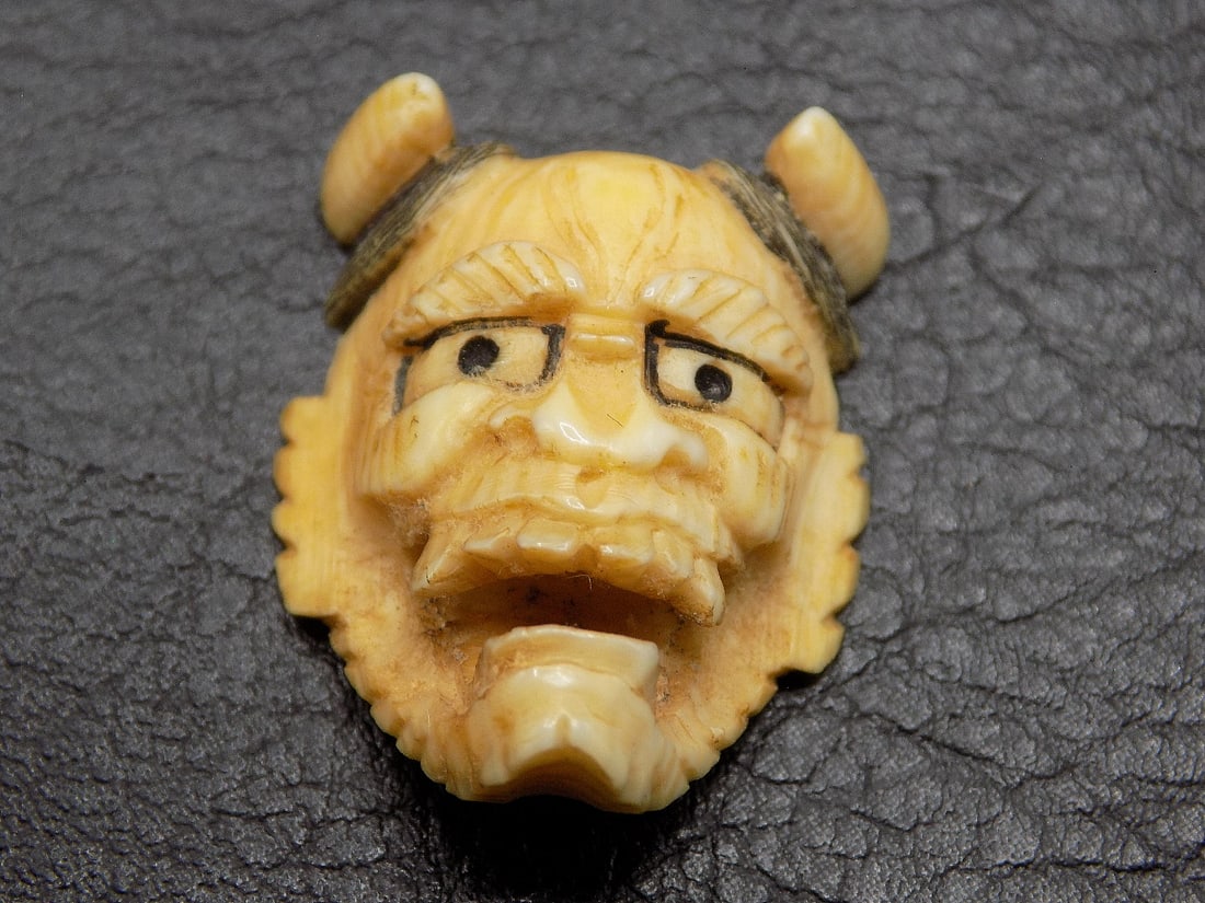 Vintage hand carved Oriental Netsuke mask (1 of 4)