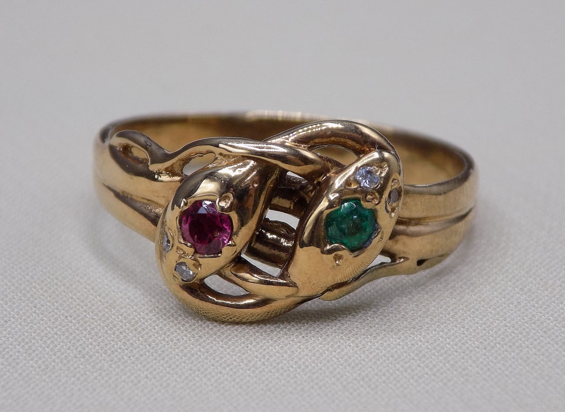 Beautiful vintage ruby, emerald and diamond 14k ring (1 of 5)