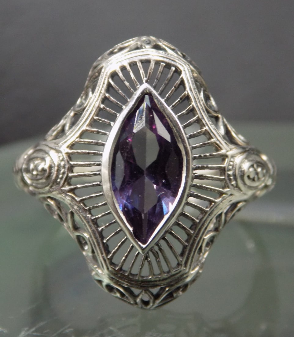 Beautiful 1 ct alexandrite sterling silver ring (1 of 6)