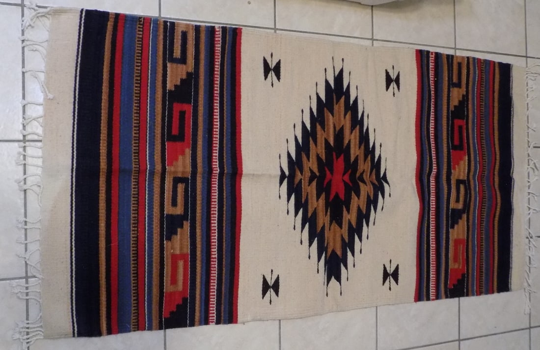 Very nice handmade Casa Nteollnia 100 % wool rug (1 of 6)