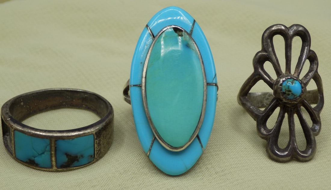 Three vintage Native American Indian turquoise and silver rings (1 of 5)
