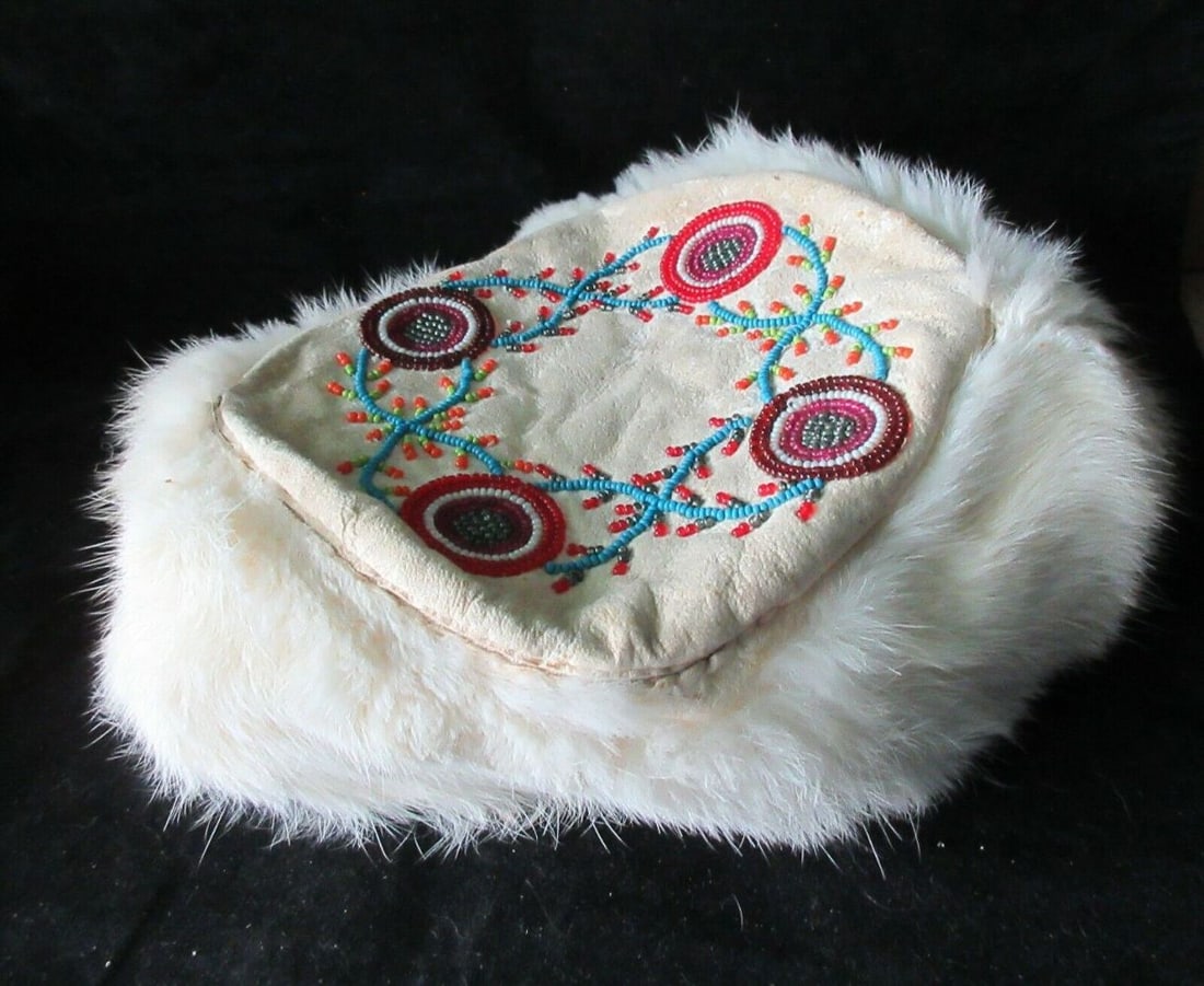 Vintage Native American Indian beaded hat (1 of 3)