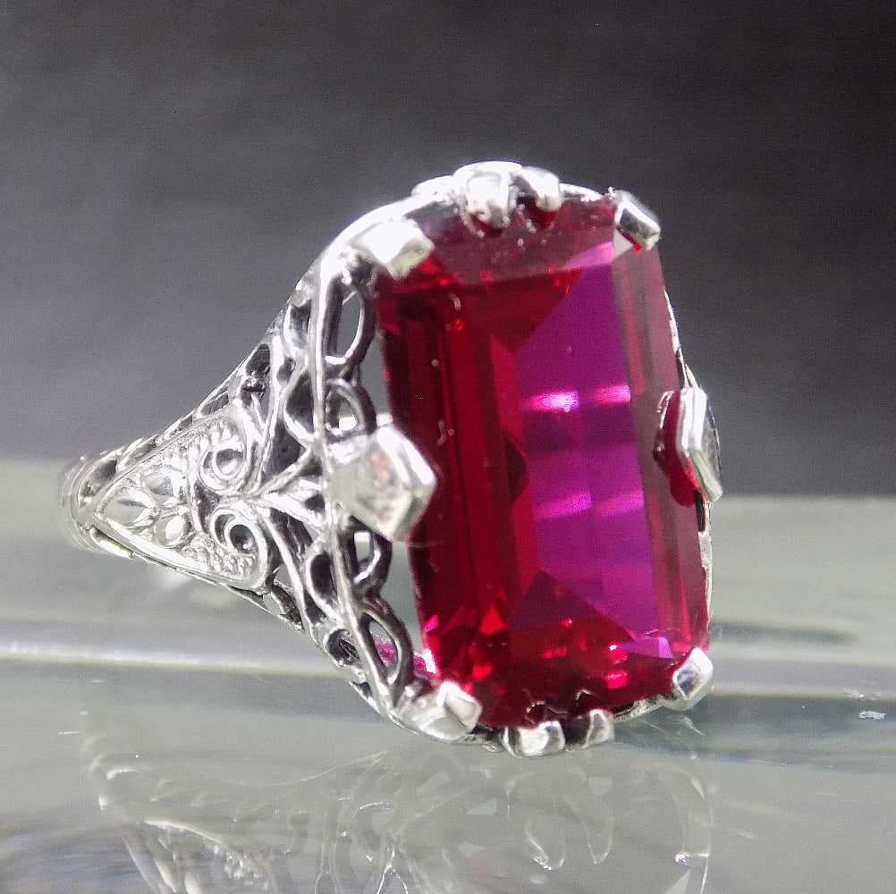 Beautiful 10 ct ruby sterling silver ring (1 of 5)
