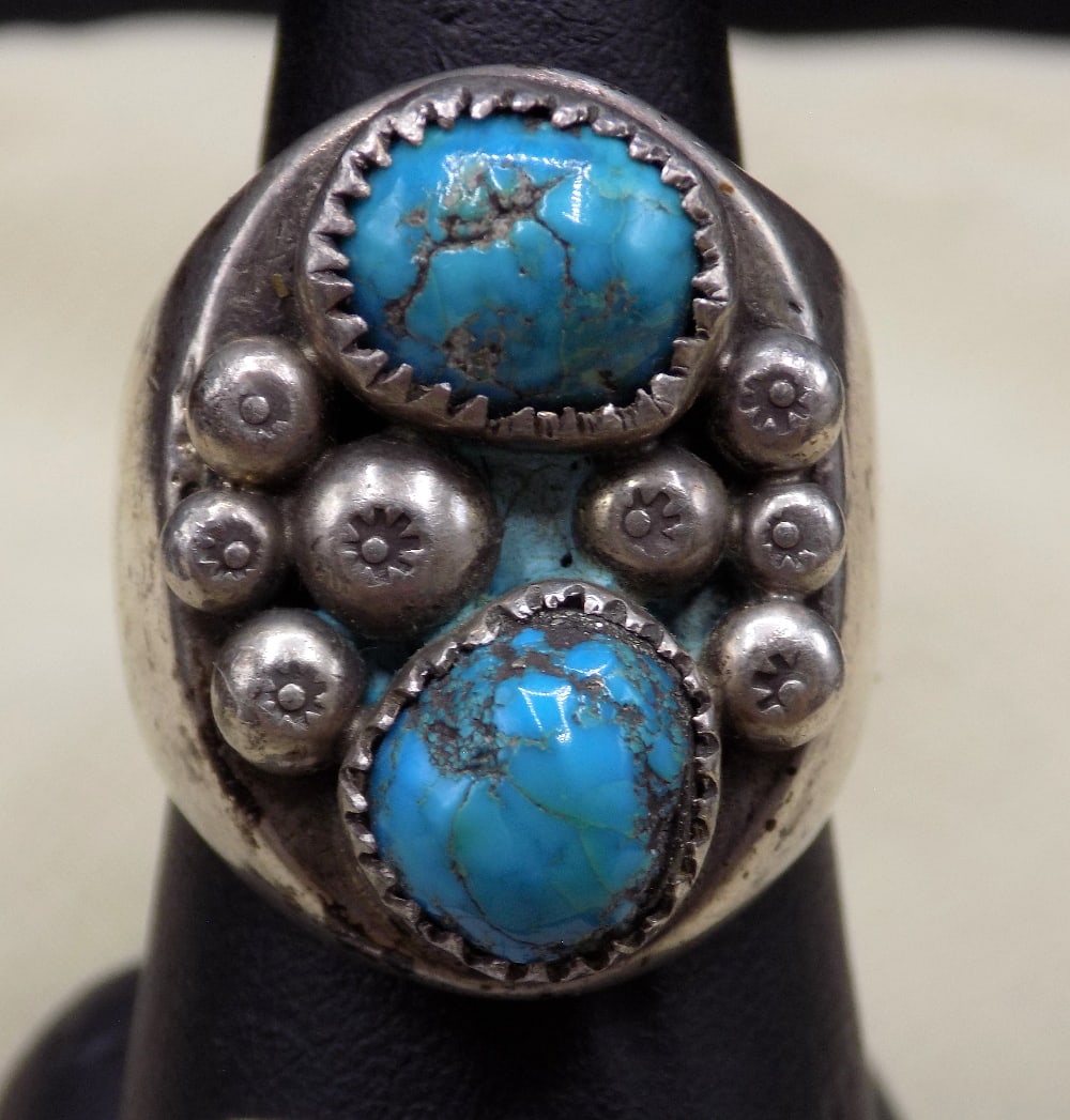 Beautiful vintage Native American Indian turquoise and silver men’s ring (1 of 4)