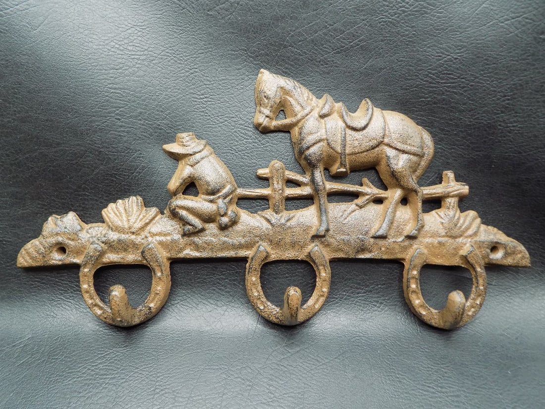 Neat Cowboy cast iron hanging coat rack (1 of 5)