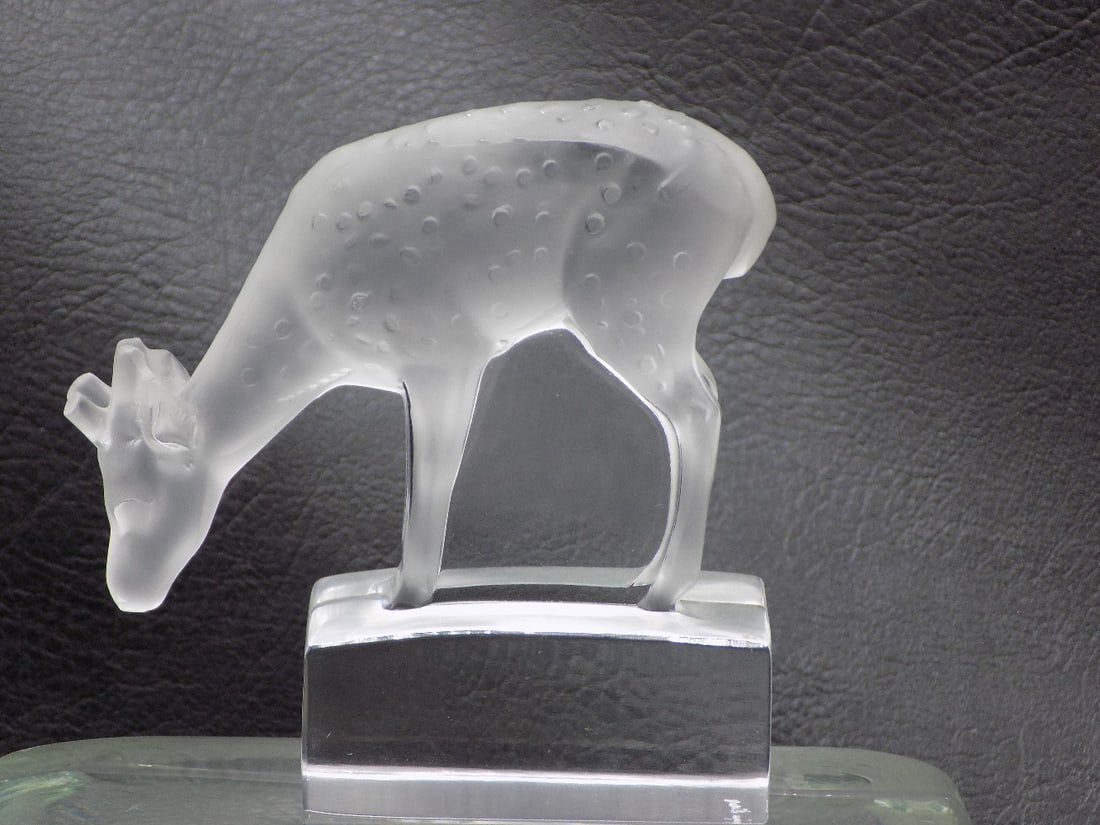Vintage signed Lalique art glass deer: Vintage signed Lalique art glass deer. Signed on bottom as shown in photos Great quality and detail. 3 ¼ tall x 3 ¼ wide