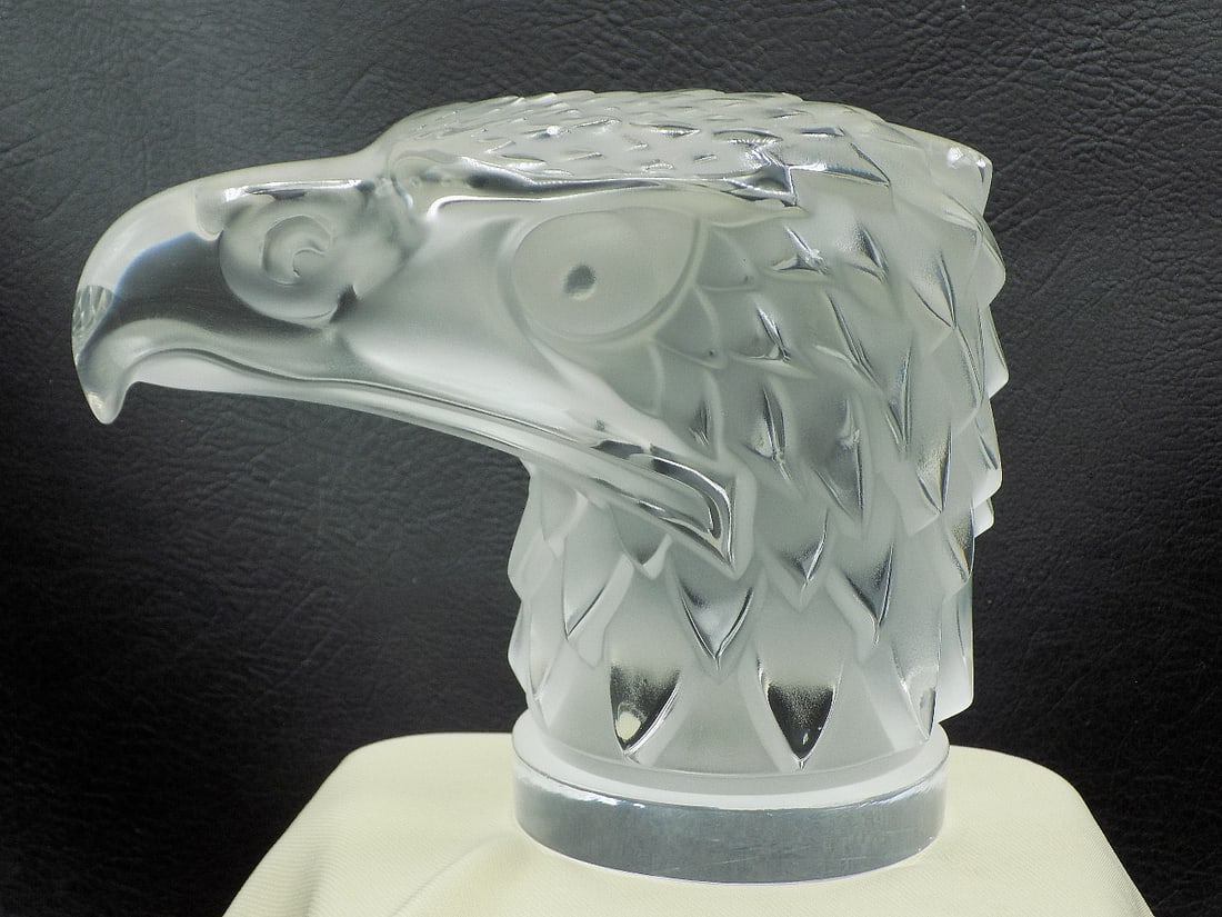 Handsom Signed R Lalique art glass eagle head (1 of 7)