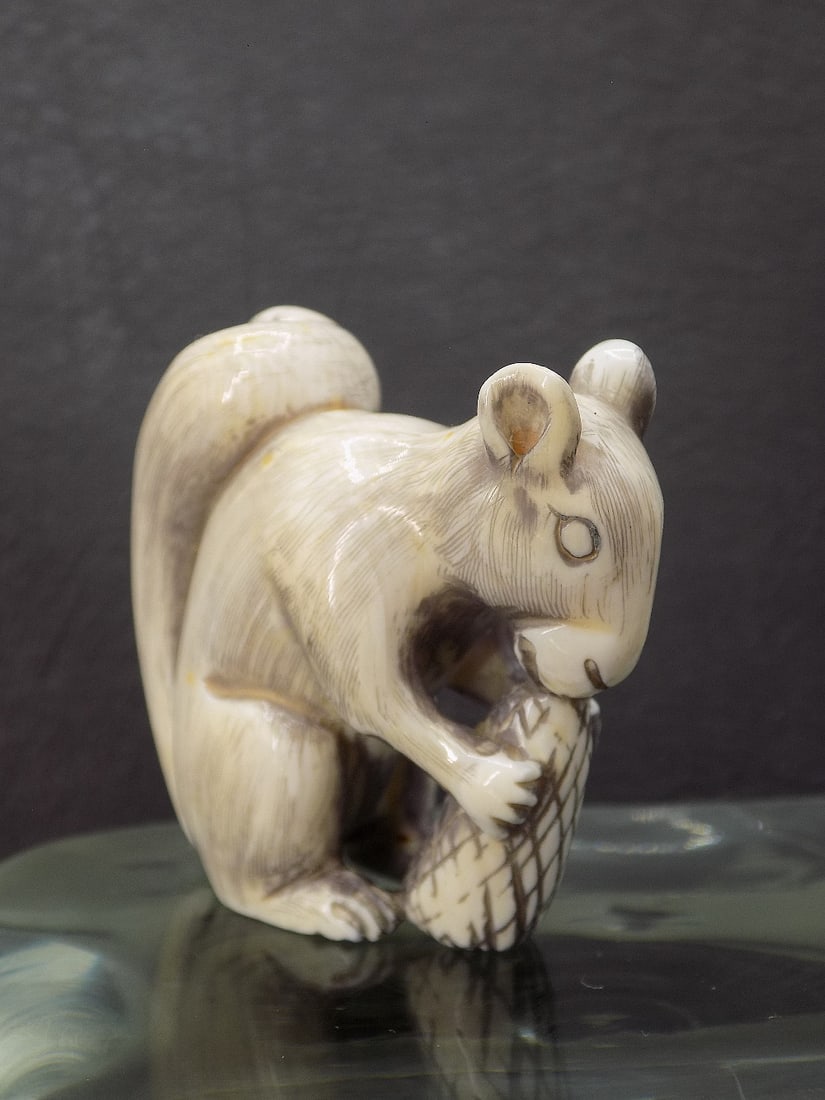Exceptional vintage Oriental carved Netsuke.  Squirrel (1 of 7)