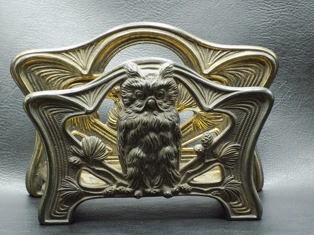 Vintage Art Nouveau letter or napkin holder with owl: Vintage Art Nouveau letter or napkin holder with owl. Original patina. In very good original as found condition. Appears to be brass. Marked on bottom as shown In photo. Great quality and detail. 5 in