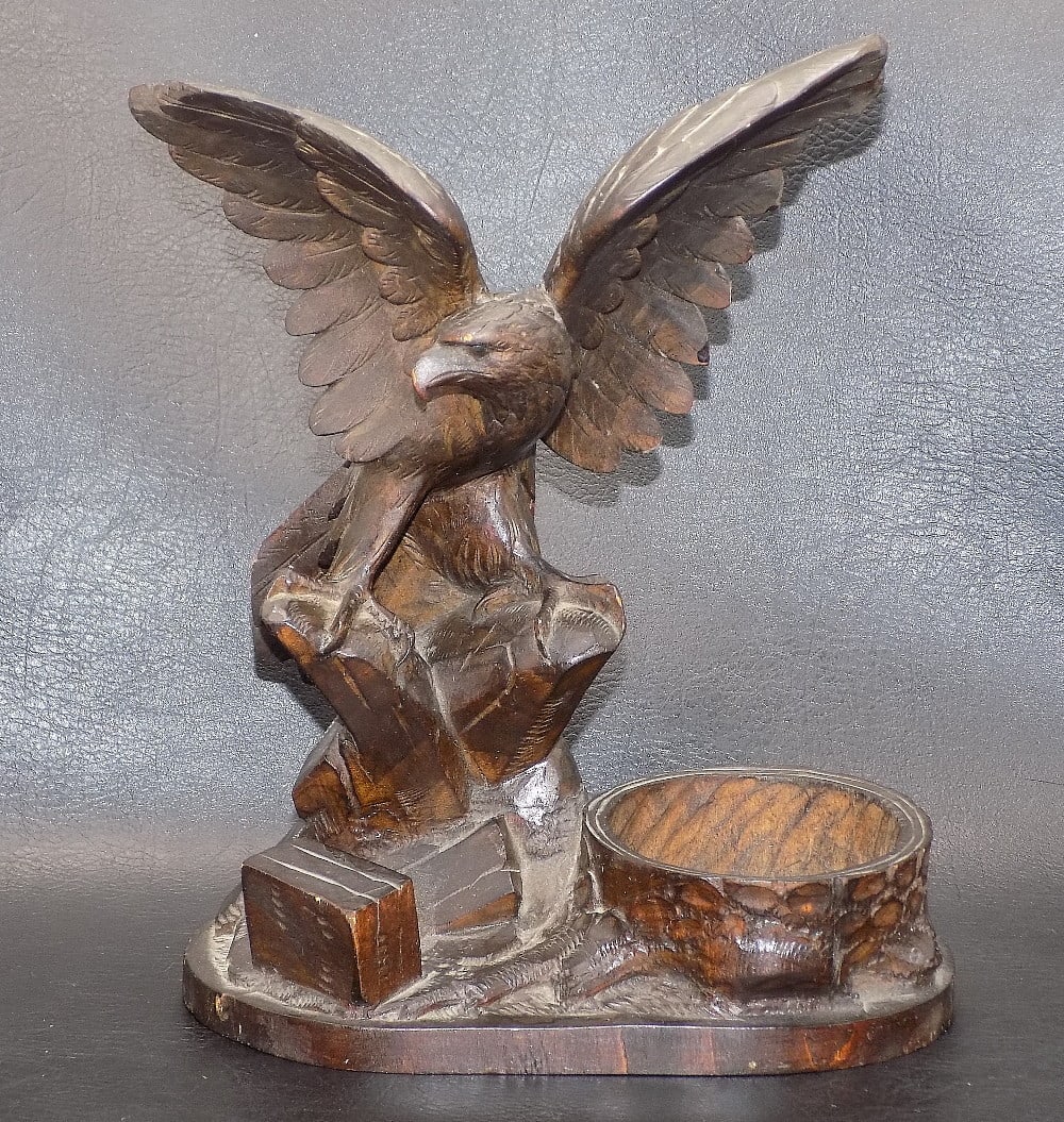 Antique hand carved Black Forest eagle (1 of 9)