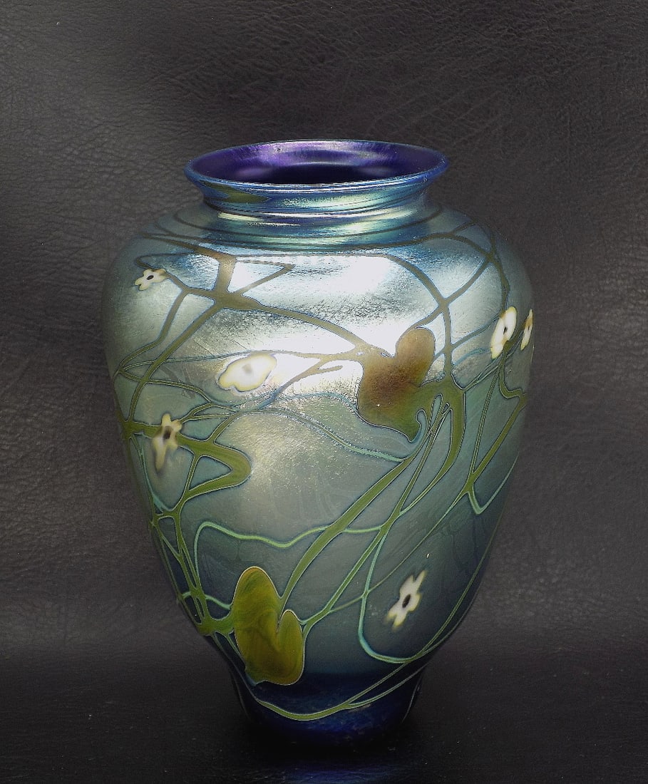 Pretty artist signed art glass vase hearts, flowers and vines (1 of 11)