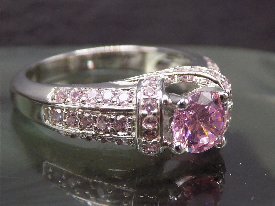 Beautiful 2 cwt pink sapphire and white topaz sterling ring (1 of 4)