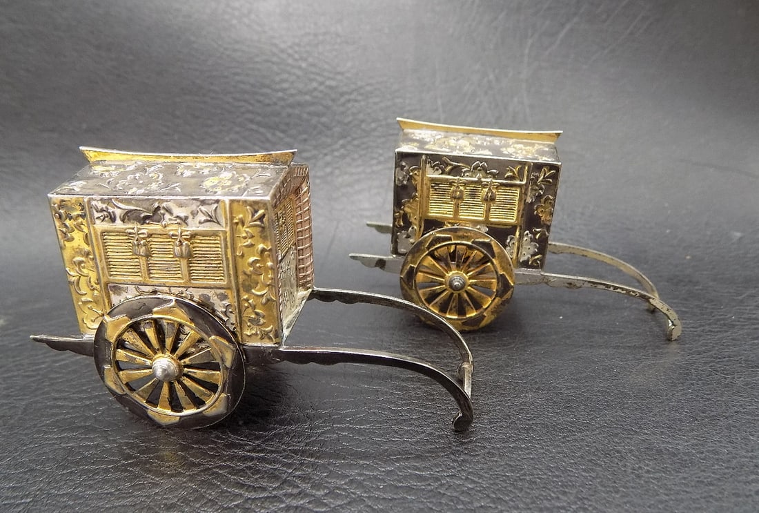 Ornate vintage Oriental sterling salt and pepper shakers (1 of 9)