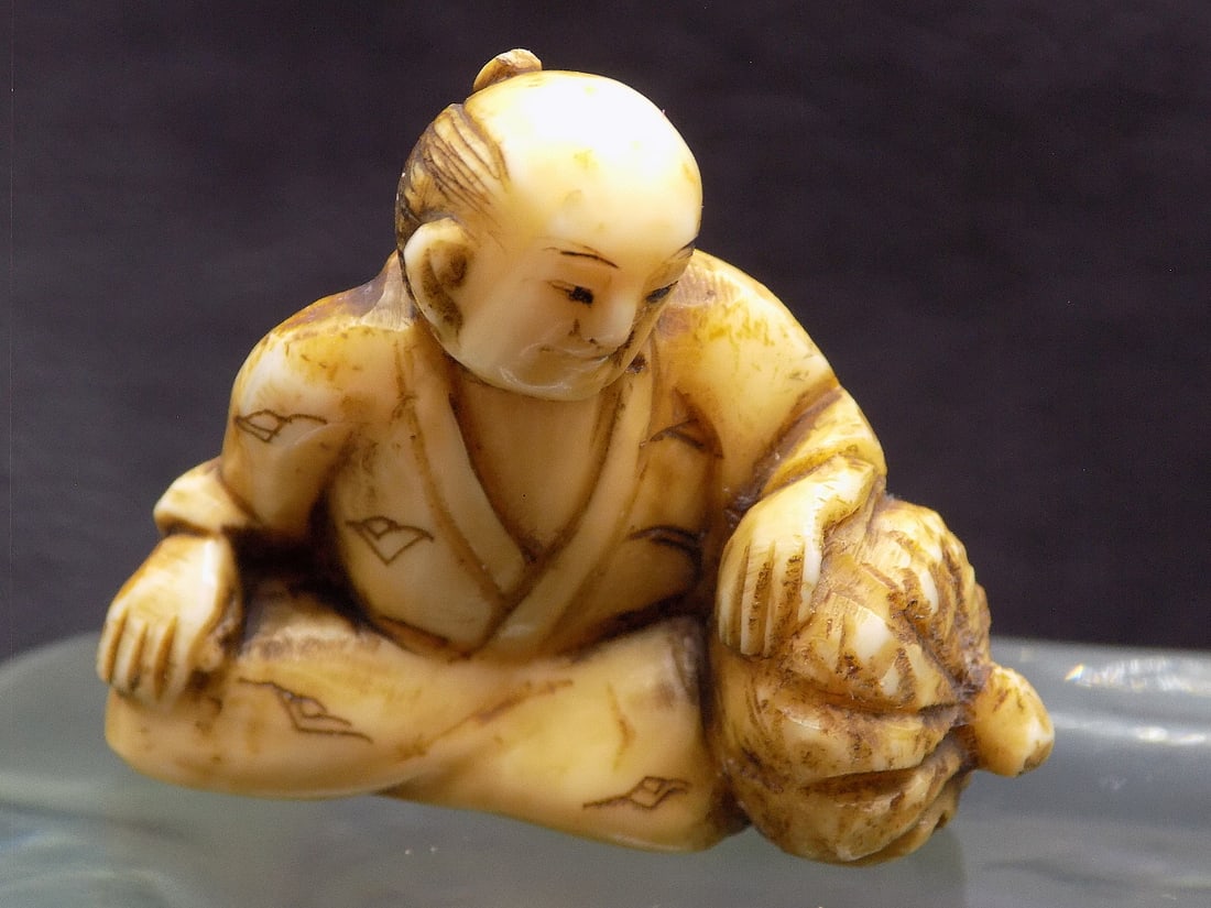 Exceptional vintage Oriental carved Netsuke (1 of 7)
