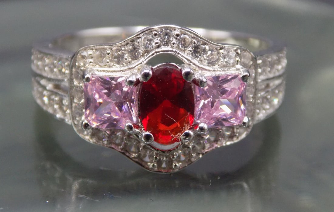 Beautiful 3 cwt fire garnet, with pink and white sapphires sterling ring (1 of 5)