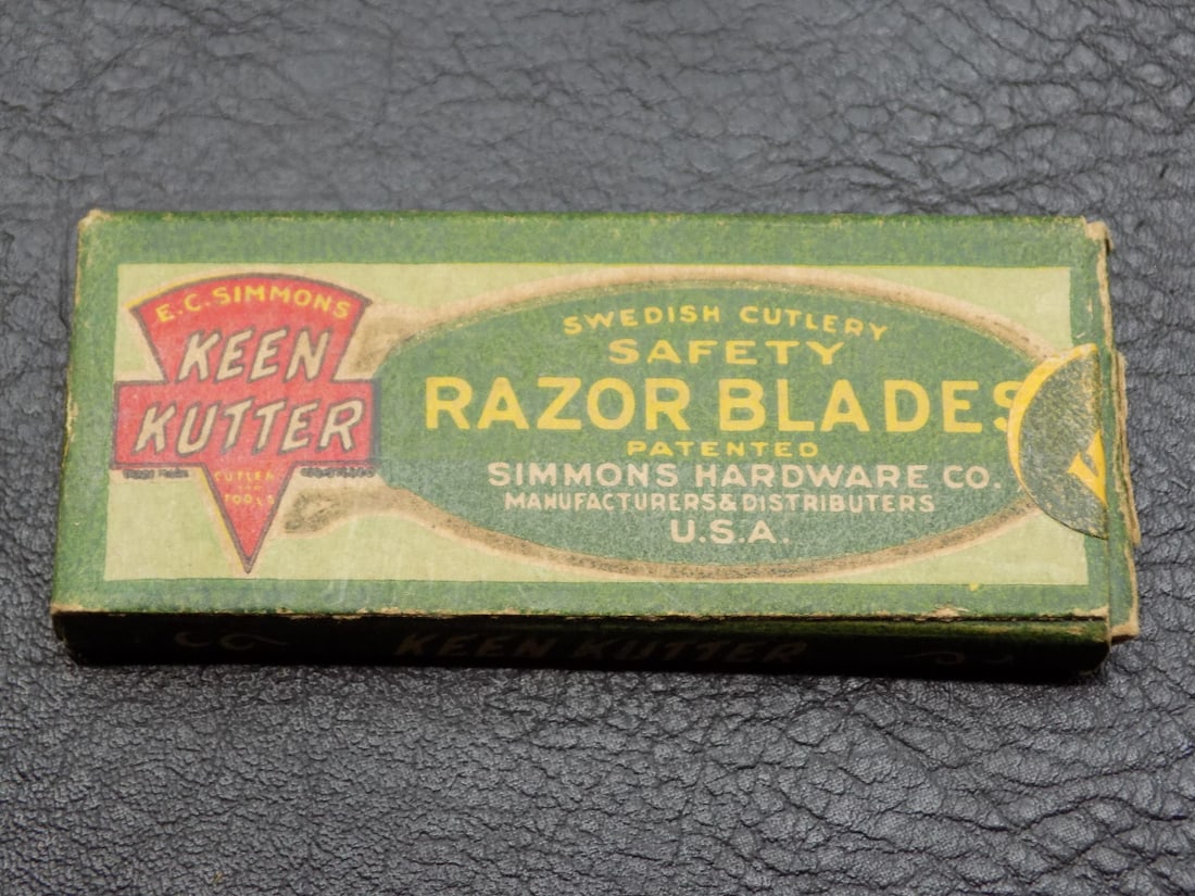 Early 1900s antique Keen Kutter Razor Blades in original box (1 of 6)
