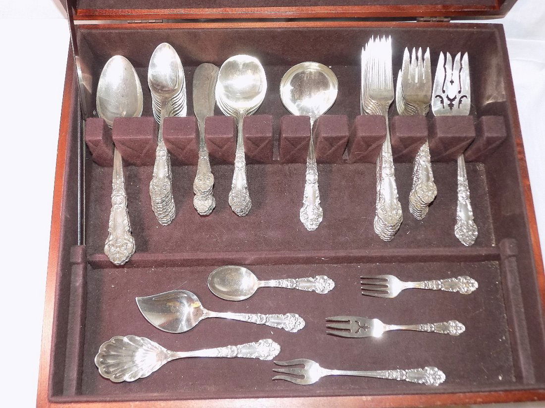 Beautiful French Renaissance Reed and Barton sterling flatware (1 of 6)