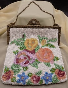 Beautiful vintage beaded purse. Ornate brass frame
