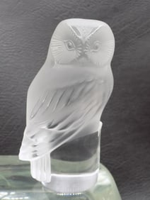 Beautiful vintage signed Lalique art glass owl.
