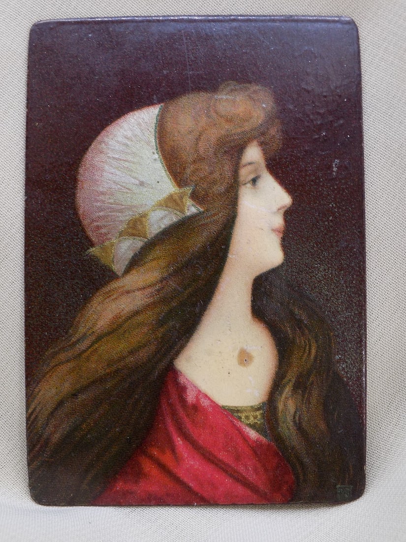 Fine Victorian hand painted portrait of lady. (1 of 5)