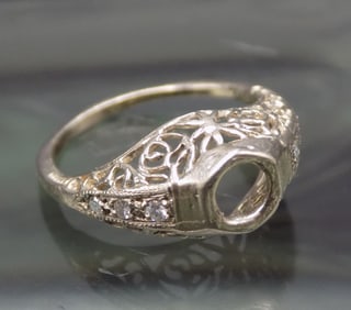 Vintage 14 k gold filigree mounting ring