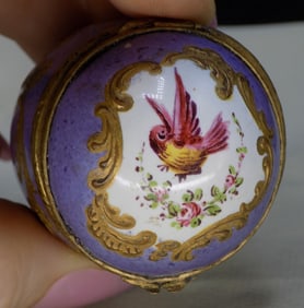 Fabulous hand painted Victorian trinket pill or snuff box