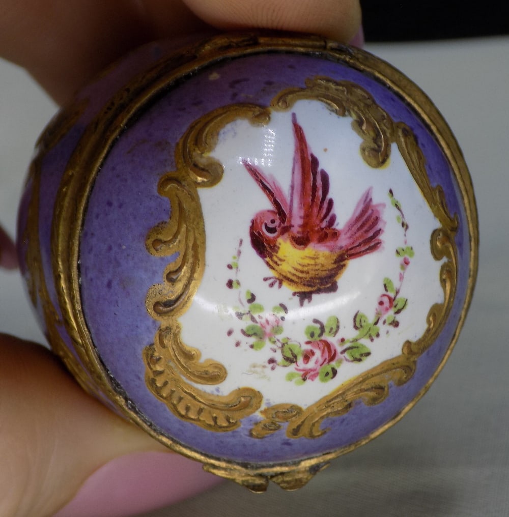 Fabulous hand painted Victorian trinket pill or snuff box (1 of 7)