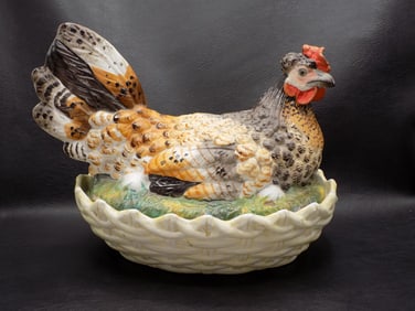 Beautiful antique Staffordshire porcelain hen on nest