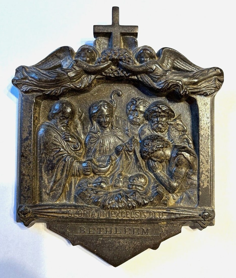 Aesthetic movement religious plaque Nativity Scene Bethlehem: Aesthetic movement religious plaque Nativity Scene Bethlehem. We were told it was carved Black Forest, however unsure of wood. Has weight with very dark finish. Great quality and detail. In very good 