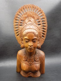 Finely carved vintage wood bust. Great quality and detail