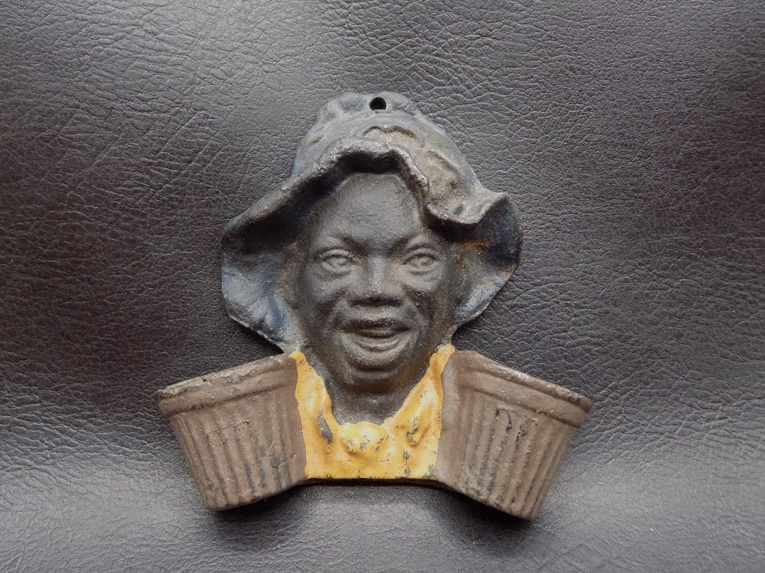 Neat vintage Black Americana cast iron match safe (1 of 6)