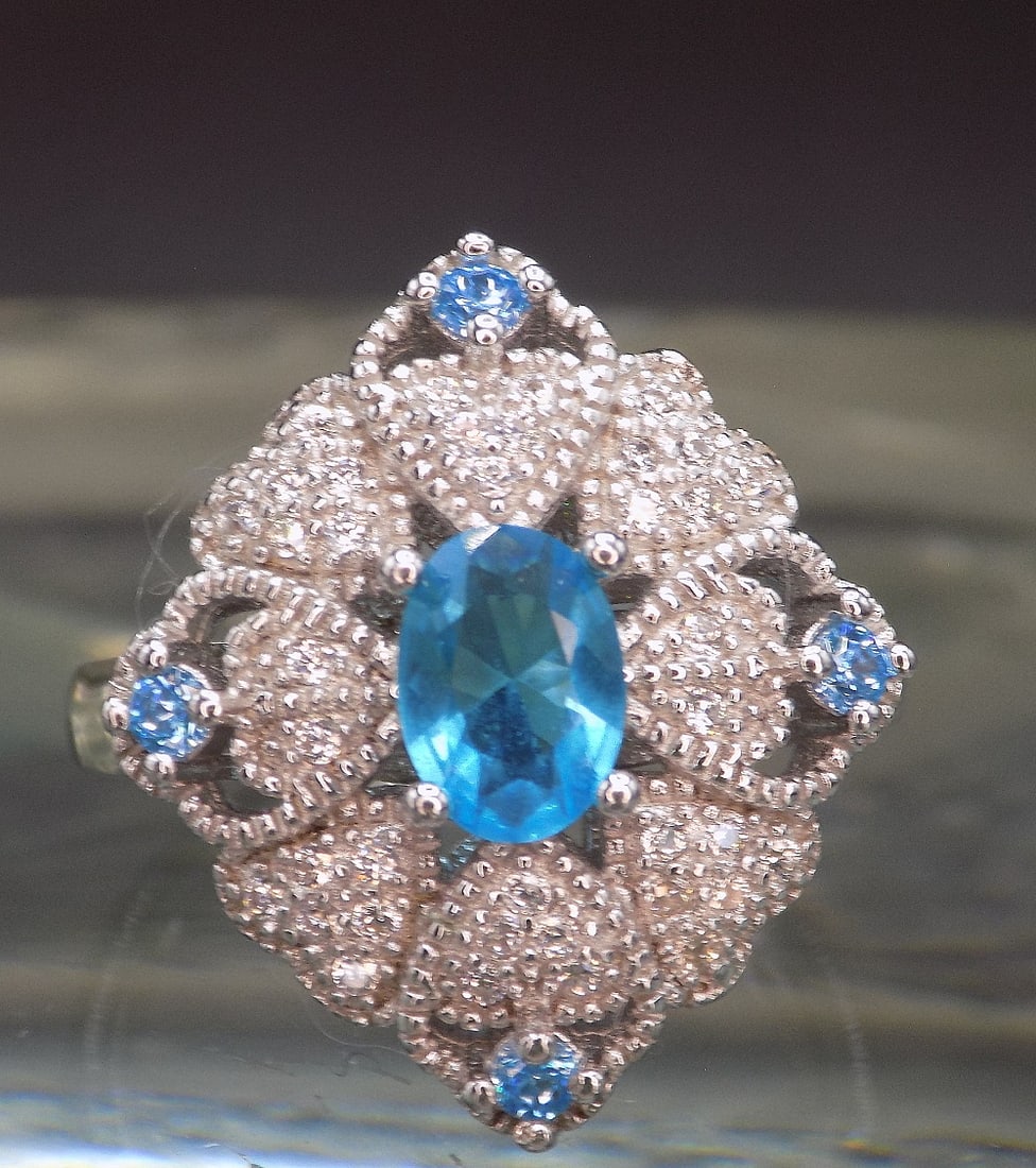Beautiful 3 cwt aquamarine sterling silver ring (1 of 6)