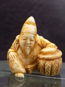 Very nice vintage Oriental carved Netsuke