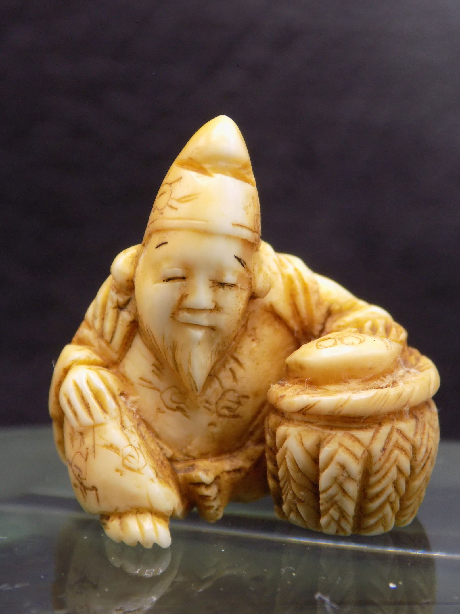 Very nice vintage Oriental carved Netsuke (1 of 6)