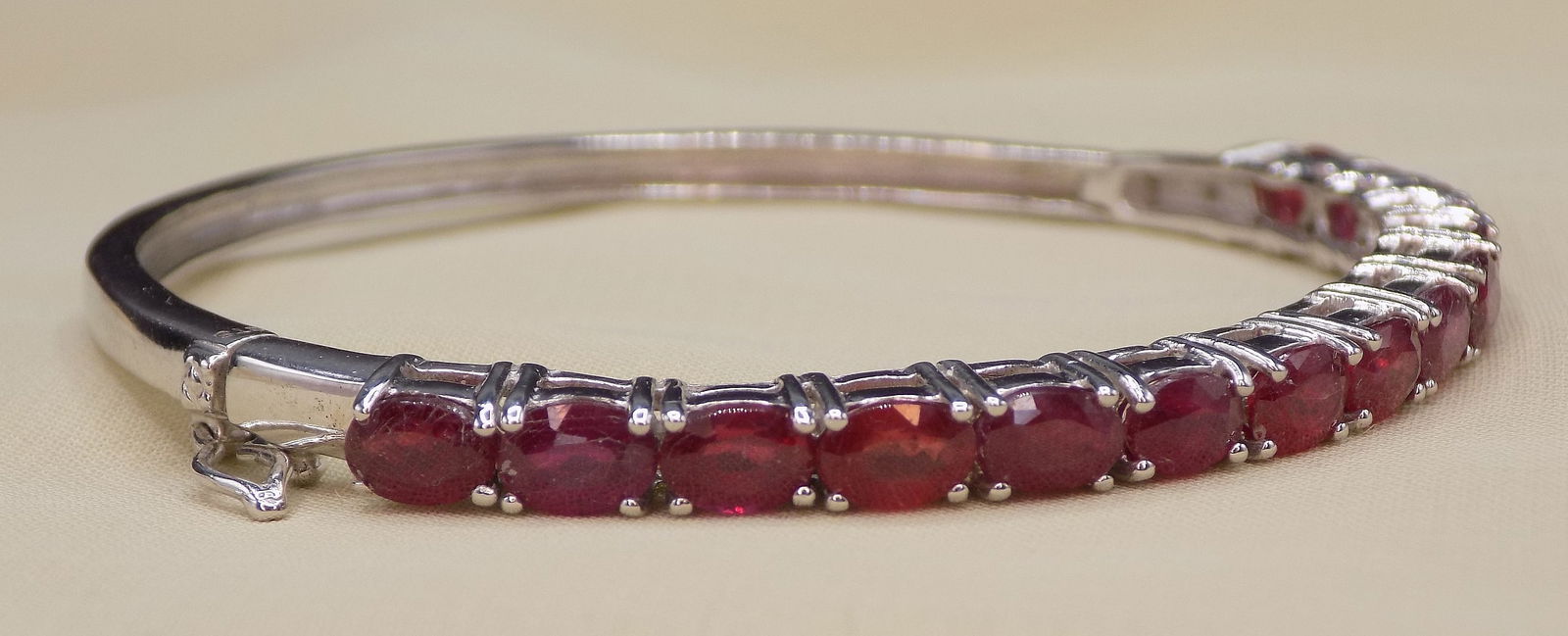 Beautiful rubies sterling silver bracelet (1 of 5)